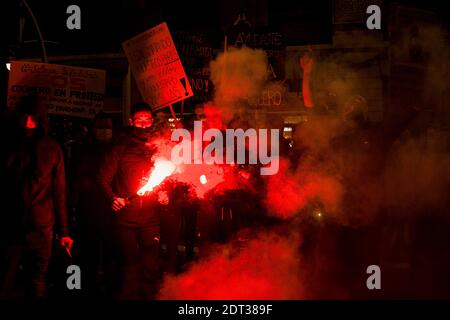 Barcelona, Spanien. Dezember 2020. Die Mitglieder des Gastgewerbes protestieren gegen härtere Anti-Covid19 Maßnahmen wie Schließungen im Gastgewerbe und Einschränkungen der sozialen Kontakte, die die katalanische Regierung aufgrund der beschleunigten Ausbreitung des Coronavirus auferlegt hat. Quelle: Matthias Oesterle/Alamy Live News Stockfoto