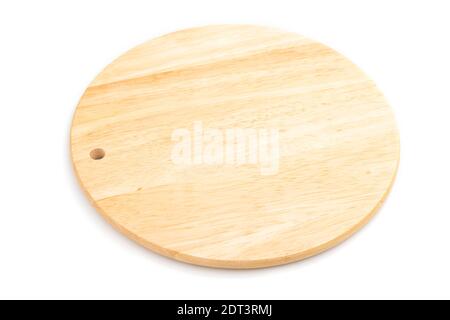 Holzrunde Schneidebrett isoliert auf weißem Hintergrund. Seitenansicht, Nahaufnahme. Stockfoto