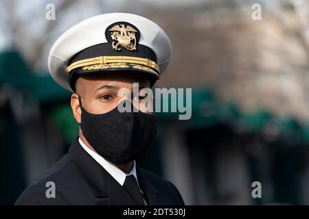 Chirurg General Der Vereinigten Staaten VADM Jerome M. Adams, M.D., M.P ...