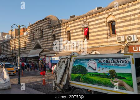 Sur, Diyarbakir, Türkei - September 17 2020: Außenansicht des Hasan Pasha Inn Stockfoto