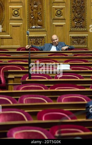 Der UMP-Abgeordnete Serge Dassault hat am 23. januar 2014 bei der Fragestunde ( QAG ) im Senat in Paris, Frankreich, teilgenommen. Foto von Romain Boe/ABACAPRESS.COM Stockfoto