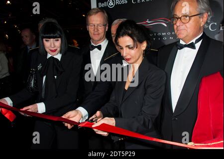 Rachida Dati, Ari Vatanen, Festivalpräsident Remi Depoix und Chantal Thomass beim 29. Internationalen Automobilfestival, das am 28 2014. Januar im Hotel des Invalides in Paris, Frankreich, stattfand. Foto von Nicolas Genin/ABACAPRESS.COM Stockfoto