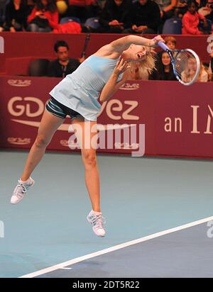 Die russische Tennisspielerin Maria Sharapova während ihres ersten Rundenmatches bei den GDF SUEZ Open im Stade de Coubertin, Paris, 29. Januar 2014. Foto von Thierry Plessis/ABACAPRESS.COM Stockfoto