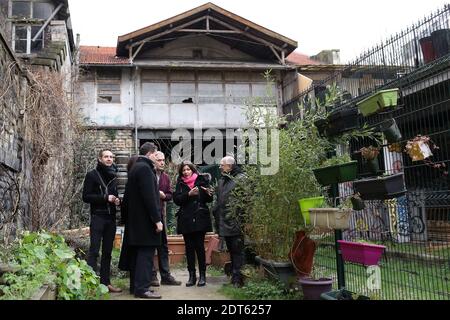 Die stellvertretende Bürgermeisterin von Paris und sozialistische Parteikandidatin für die Kommunalwahlen 2014, Anne Hidalgo, besucht "Jardins Du Petit Ruisseau" entlang des kleinen Gürtels im 18. Bezirk von Paris, Frankreich, am 1. februar 2014. Foto von Stephane Lemouton/ABACAPRESS.COM Stockfoto