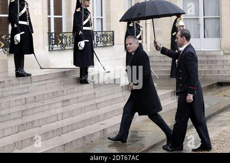 Der französische Premierminister Jean-Marc Ayrault kommt vor einem Treffen mit dem französischen Präsidenten Francois Hollande und König Philippe und Königin Mathilde von Belgien im Rahmen ihres ersten offiziellen Besuchs in Frankreich am 06. Februar 2014 in Paris, Frankreich, im Präsidentenpalast von Elysee an. Foto von Stephane Lemouton/ABACAPRESS.COM Stockfoto