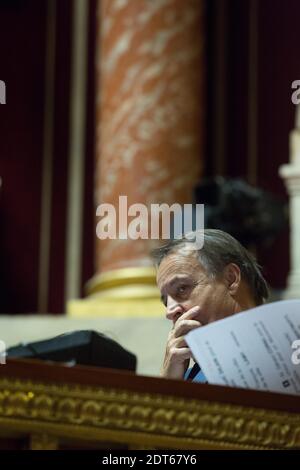 Der französische Senatspräsident Jean-Pierre Bel porträtierte ihn während der Fragestunde am 6. Februar 2014 im Senat in Paris. Foto von Romain Boe/ABACAPRESS.COM Stockfoto