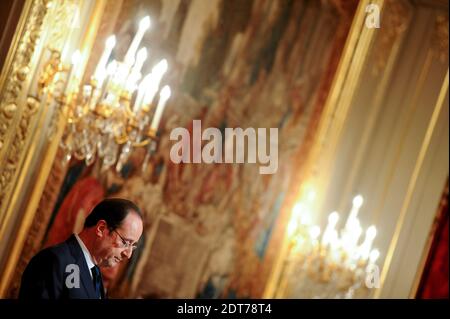 Der französische Präsident Francois Hollande hält seine Rede während einer feierlichen Preisverleihung am 20. Februar 2014 im Elysée-Palast in Paris. Foto von Mousse/ABACAPRESS.COM Stockfoto