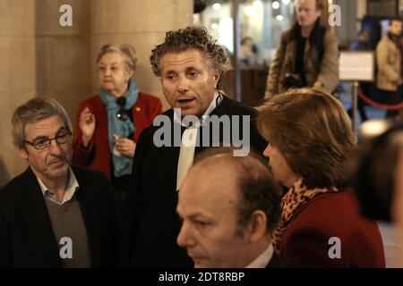 Der französische Anwalt von Patrick Buisson, dem ehemaligen Sonderberater von Nicolas Sarkozy, Gilles-William Goldnadel kommt am 10. März 2014 in Paris vor das Pariser Gerichtsgebäude. Nicolas Sarkozy und seine Frau Carla Bruni haben rechtliche Schritte eingeleitet, um eine weitere Veröffentlichung von Gesprächen zu verhindern, die Patrick Buisson während seiner Amtszeit als französischer Präsident 2007-12 heimlich aufgezeichnet hat. In einem Schritt, der unweigerlich Spekulationen anheizen wird, dass die Bänder eine ernstlich kompromittierende 'Smoking gun' enthalten könnten, sagten die Anwälte des Paares, sie würden ein Pariser Gericht bitten, eine Notverfügung gegen weitere Verbreitung oder Veröffentlichung zu erlassen. Der Stockfoto