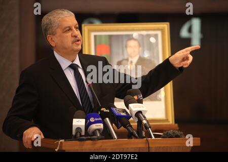 Der ausscheidende algerische Premier und neu ernannte Abdelaziz Bouteflika President's Campaign Manager Abdelmalek Sellal trifft sich am 18. März 2014 im El-Aurassi Hotel in Algier, Algerien, mit Geschäftsführern, Leitern mehrerer Organisationen und FCE. Foto von Ammi Louiza/ABACAPRESS.COM Stockfoto