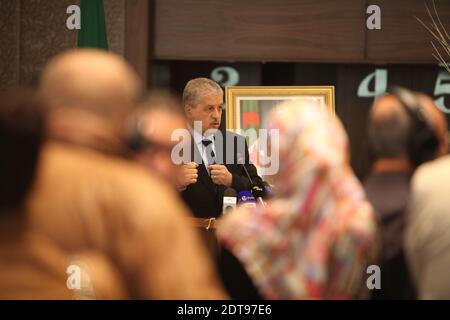 Der ausscheidende algerische Premier und neu ernannte Abdelaziz Bouteflika President's Campaign Manager Abdelmalek Sellal trifft sich am 18. März 2014 im El-Aurassi Hotel in Algier, Algerien, mit Geschäftsführern, Leitern mehrerer Organisationen und FCE. Foto von Ammi Louiza/ABACAPRESS.COM Stockfoto