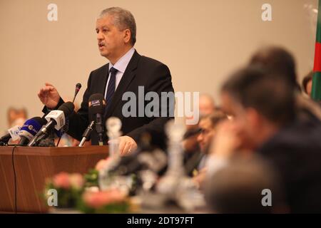 Der ausscheidende algerische Premier und neu ernannte Abdelaziz Bouteflika President's Campaign Manager Abdelmalek Sellal trifft sich am 18. März 2014 im El-Aurassi Hotel in Algier, Algerien, mit Geschäftsführern, Leitern mehrerer Organisationen und FCE. Foto von Ammi Louiza/ABACAPRESS.COM Stockfoto