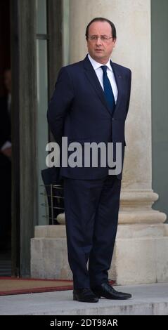 Der französische Präsident Francois Hollande erwartet seine argentinische Amtskollegin Cristina Fernandez de Kirchner am 19. März 2014 im Elysée-Palast in Paris. Foto von Laurent Zabulon/ABACAPRESS.COM Stockfoto