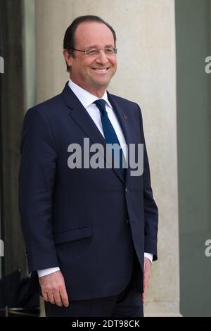 Der französische Präsident Francois Hollande erwartet seine argentinische Amtskollegin Cristina Fernandez de Kirchner am 19. März 2014 im Elysée-Palast in Paris. Foto von Laurent Zabulon/ABACAPRESS.COM Stockfoto