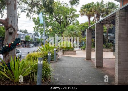 Sydney, Australien. Dienstag, 22. Dezember 2020,die Straßen in Avalon sind ruhig nach dem Ausbruch des Covid 19 im lokalen RSL und Bowling Club, die meisten Bewohner wurden getestet und die Warteschlangen an Testzentren sind kurz, die NSW-Regierung hat die Sydney Northern Beaches Area bis Mitternacht am 23. Dezember gesperrt, Sydney, Australien Kredit: martin Berry/Alamy Live Nachrichten Stockfoto