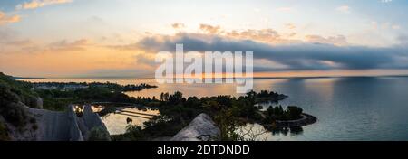 Bluffers Park Scarborough Bluffs Conservation Area Scarborough Toronto Ontario Kanada Früher Sonnenaufgang im Sommer Stockfoto