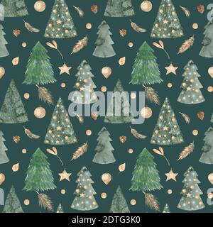 Aquarell Weihnachtsmuster, Weihnachtsbaum, Texturen. Nahtloses Muster handbemalte Winterelemente auf grünem Hintergrund Stockfoto