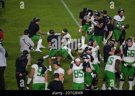 Oregon Ducks Spieler feiern den Gewinn der Pac-12 Meisterschaft nach einem NCAA Fußballspiel gegen die Südkalifornischen Trojaner, Freitag, 1. Dezember Stockfoto