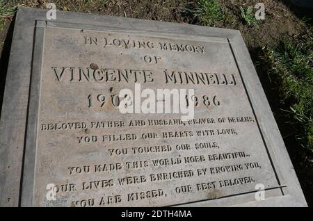 Glendale, Kalifornien, USA 21. Dezember 2020 EIN allgemeiner Blick auf die Atmosphäre des Grabes von Regisseur Vincente Minnelli am 21. Dezember 2020 im Forest Lawn Memorial Park in Glendale, Kalifornien, USA. Foto von Barry King/Alamy Stockfoto Stockfoto