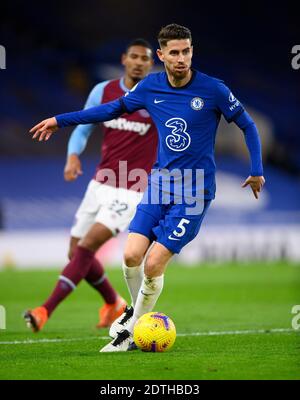 Stamford Bridge, London, 21. Dezember 2020 Chelsea's Jorginho während ihres Premier League-Spiels gegen West Ham United Bildnachweis: © Mark Pain / Alamy Live News Stockfoto