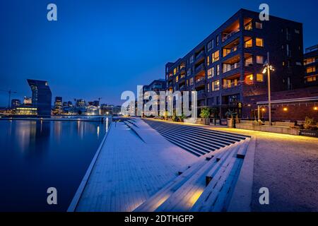 Oslo, Norwegen - Wohnwohnungen und Lambda Art Museum Gebäude Stockfoto