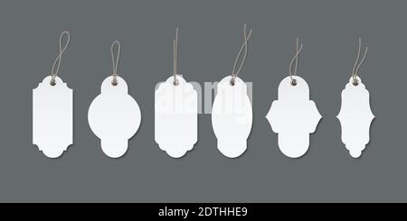 Vintage weiß Preis oder Label Tags mockup Template set. Leere Karten mit Schnüren für Geschenke oder Verkäufe mit verschiedenen Formen isoliert auf grau. Leer Stock Vektor