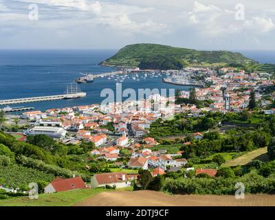 Horta, der Hauptort auf Faial. Faial Island, eine Insel auf den Azoren (Ilhas dos Acores) im Atlantischen Ozean. Die Azoren sind eine autonome Region von Stockfoto