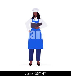 Weibliche Köchin in einheitliche afroamerikanische Frau Koch hält Rezept Buch Kochen Lebensmittel Industrie Konzept professionelle Restaurant Küche Arbeiter voll Längenvektordarstellung Stock Vektor