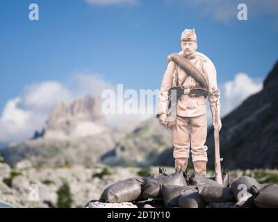 Figur eines österreichischen Soldaten. Fort Tre Sassi am Passo di Valparola in den dolomiten. Tre Sassi stammt aus dem Ersten Weltkrieg und ist heute Museum. Europa Stockfoto