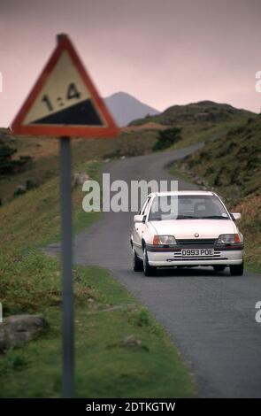 1986 Vauxhall astra Sri Fahren im Seengebiet von England. Stockfoto