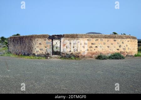 Spanien, Kanarische Inseln, Fuerteventura, Ruine des Kreises Gebäude im Haus der Colonels aka Casa de los Coroneles in La Oliva im 17. Jahrhundert erbaut Stockfoto