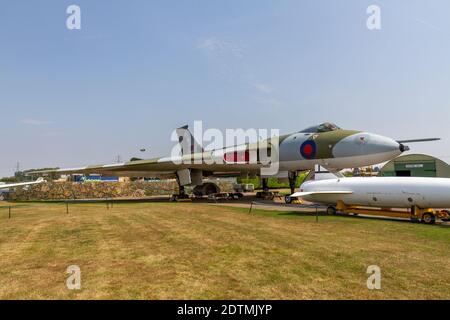 AVRO Vulcan B.2 (XM594) Bomber, Newark Air Museum, in der Nähe von Newark-on-Trent, Nottinghamshire, Großbritannien. Stockfoto