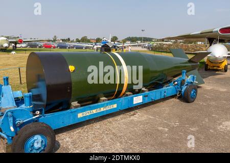 The Yellow Sun, Britains First H-Bomb, Newark Air Museum, in der Nähe von Newark-on-Trent, Nottinghamshire, Großbritannien. Stockfoto