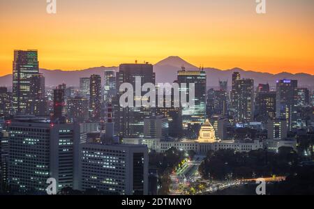 Japan, Tokyo City, Chiyoda Ku, National Diet Building und Mount Fuji Stockfoto