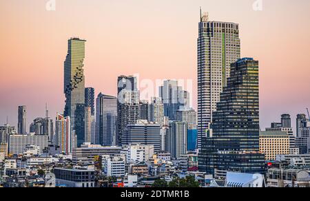 Thailand, Bangkok City, Bangrak District Skyline von <Icon Siam Centre, MahaNakhon Skyscraper Stockfoto