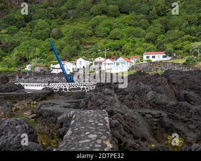 Faja das Almas an der Südküste. Sao Jorge Island, eine Insel auf den Azoren (Ilhas dos Acores) im Atlantischen Ozean. Die Azoren sind autonom Stockfoto