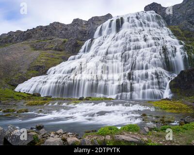 Wasserfall Dynjandi, eine Ikone der Westfjorde. Die abgelegenen Westfjorde (Vestfirdir) im Nordwesten Islands. Europa, Skandinavien, Island Stockfoto