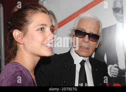 Charlotte Casiraghi und Designer Karl Lagerfeld nehmen an der Premiere von "Lagerfeld Confidential" unter der Regie von Rodolphe Marconi Teil, die am 6. Oktober 2007 im Drugstore Publicis Cinema in Paris, Frankreich, stattfand. - Charlotte Casiraghi wurde gerade zur neuen Botschafterin und Sprecherin von Chanel ernannt. Es wird das Bild der Kollektion Frühjahr/Sommer 2021 sein, die von Virginie Viard entworfen wurde und von Inez van Lamsweerde und Vinoodh Matadin in Monaco fotografiert wurde. Foto von Christophe Guibbaud/ABACAPRESS.COM Stockfoto