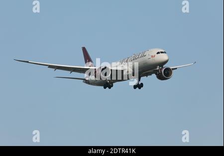 Virgin Atlantic Airlines Boeing 787 Dreamliner Passagierflugzeug, Seriennr G-JAWS, Landung am Flughafen Heathrow, London, Großbritannien. Stockfoto