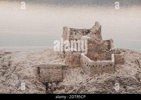 Nahaufnahme einer mittelalterlichen Festung Fortica auf der Insel Pag, Kroatien Stockfoto