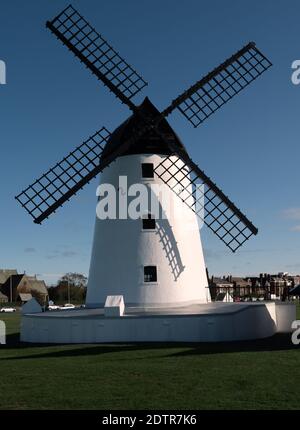 Nahaufnahme der Windmühle an der Küste bei Lytham in Lancashire, Großbritannien Stockfoto