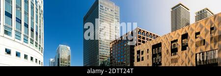 Londons moderne Skyline bei Sonnenaufgang Panorama Stockfoto