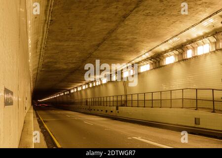 Inside Webster Street Tube, ein Unterwasser-Tunnel, der die Städte Oakland und Alameda, Kalifornien, verbindet Stockfoto