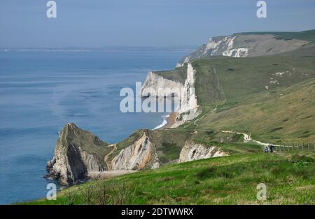 Blick nach Westen mit Durdle Door und weiter zu Kreidefelsen von Swyre Head und bat's Head.Teil der Jurrasic Küste von Dorset. VEREINIGTES KÖNIGREICH Stockfoto