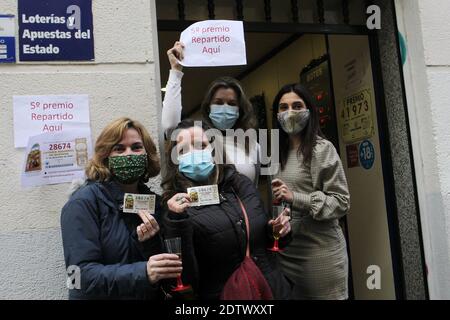 Madrid, Spanien. Dezember 2020. Einen fünften Preis bei Lottery Administration 27 am 22. Dezember 2020 in Madrid, Spanien. Foto von Itahisa Hernandez/AlterPhotos/ABACAPRESS.COM Credit: ABACAPRESS/Alamy Live News Stockfoto