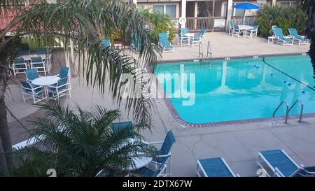 Overhead-Ansicht des Resort Swimming Pool Bereich, Padre Island, Corpus Christi, Texas, Konzept für Urlaub, Luxus, Tourismus, Airbnb, tropischen Urlaub Stockfoto