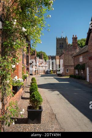 Dorf von Great Budworth im Sommer, Cheshire, England, Großbritannien Stockfoto