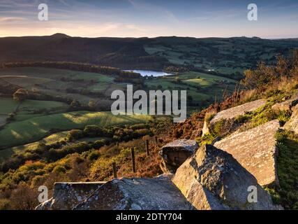 Shutlingsloe und Macclesfield Forest aus der Nase von TEGG auf den ersten Blick, TEGG Nase, in der Nähe von Macclesfield, Cheshire, England, Großbritannien Stockfoto