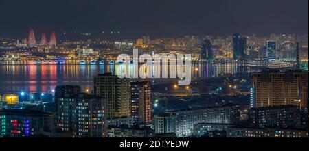 Panorama des Abends Baku vor der Militärparade Stockfoto