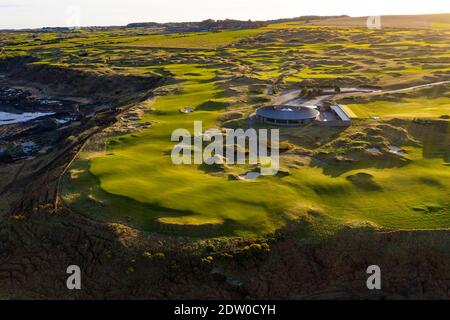 Luftaufnahme der Castle Course Golf Links außerhalb von St Andrews in Fife, Schottland, Großbritannien Stockfoto