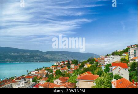 Luftaufnahme der Stadt von der Festung Kanli Kula, Herceg Novi, Montenegro Stockfoto